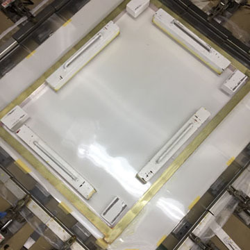 スクリーン紗張機